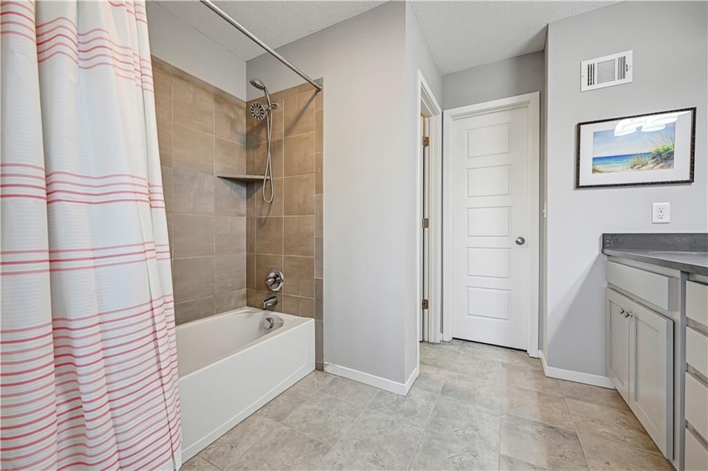 16059 Fontana Street — photo 11