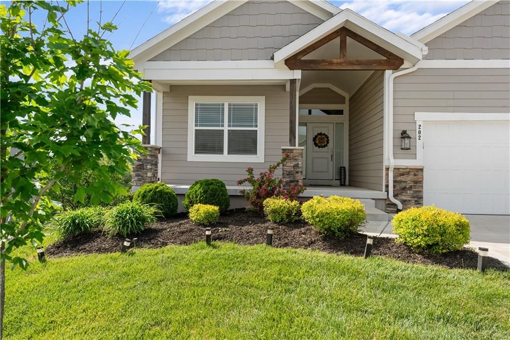 202 NW Joshua Drive — photo 4