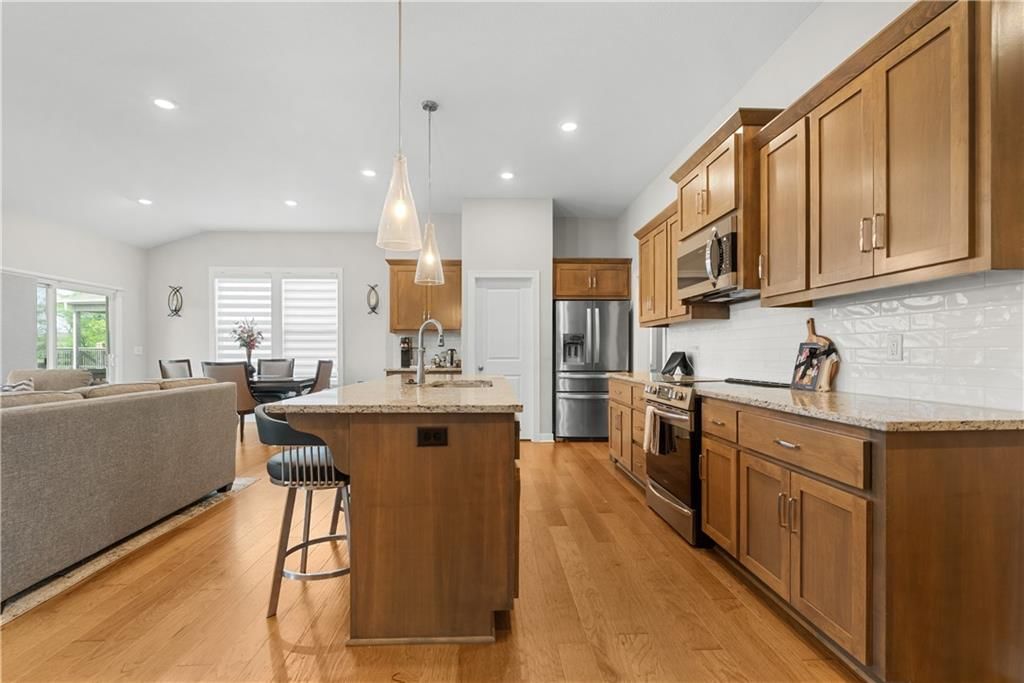 202 NW Joshua Drive — photo 8