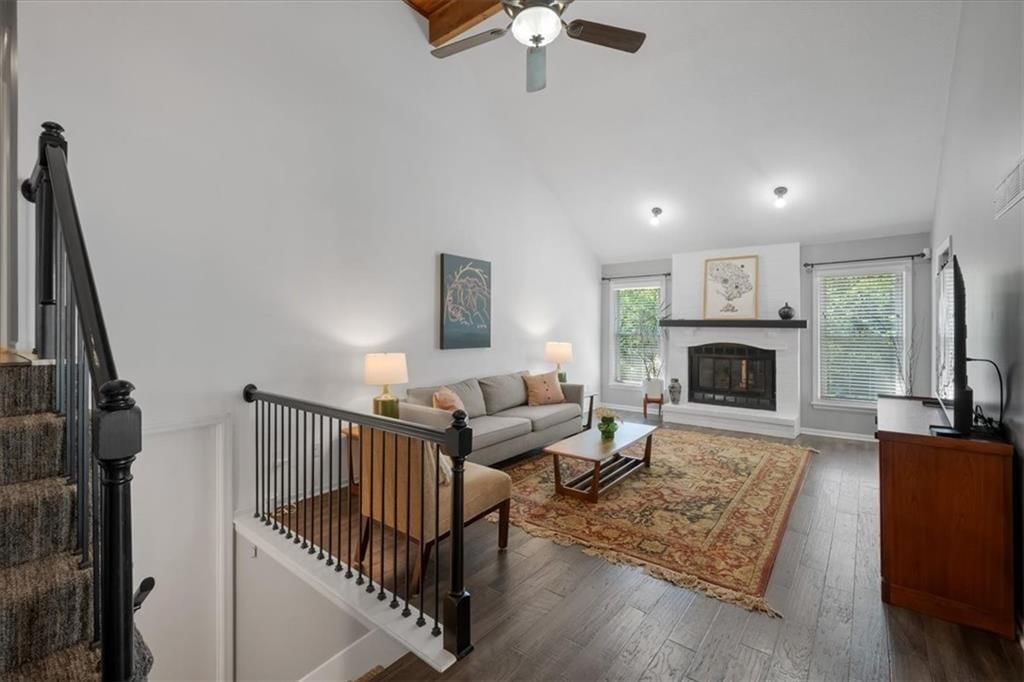 300 SE Brownfield Drive — photo 5