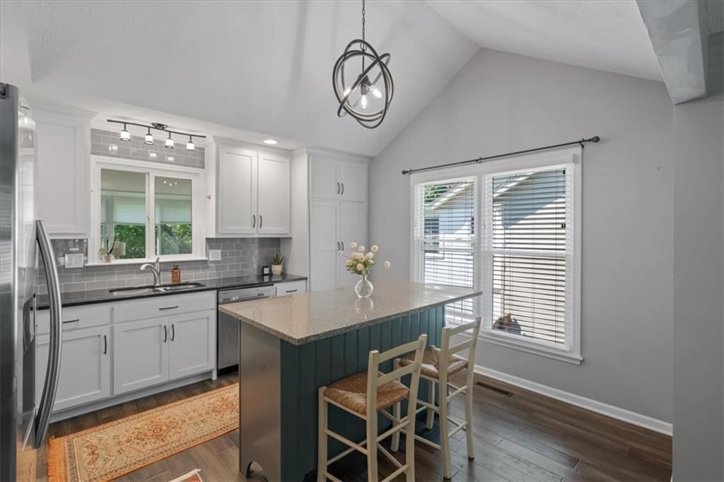 300 SE Brownfield Drive — photo 10