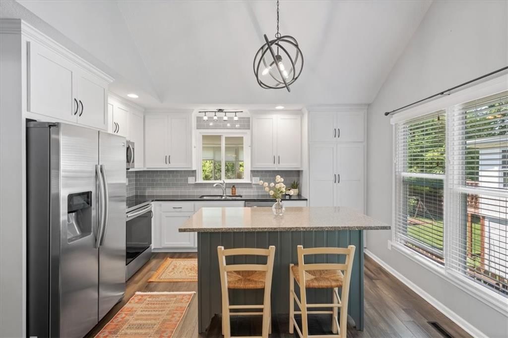 300 SE Brownfield Drive — photo 11