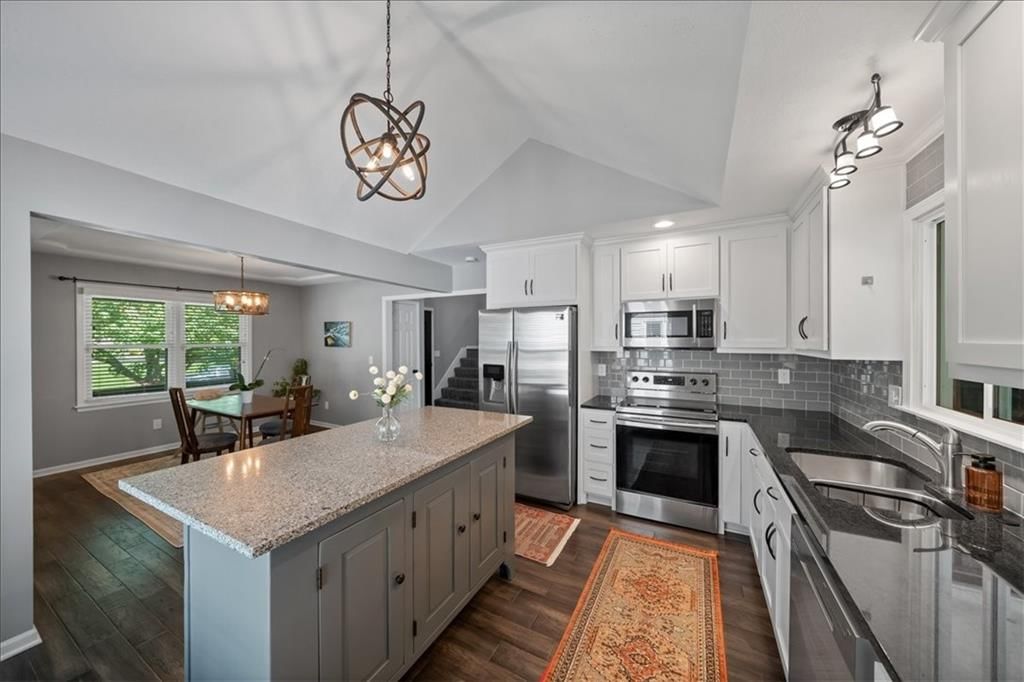 300 SE Brownfield Drive — photo 13