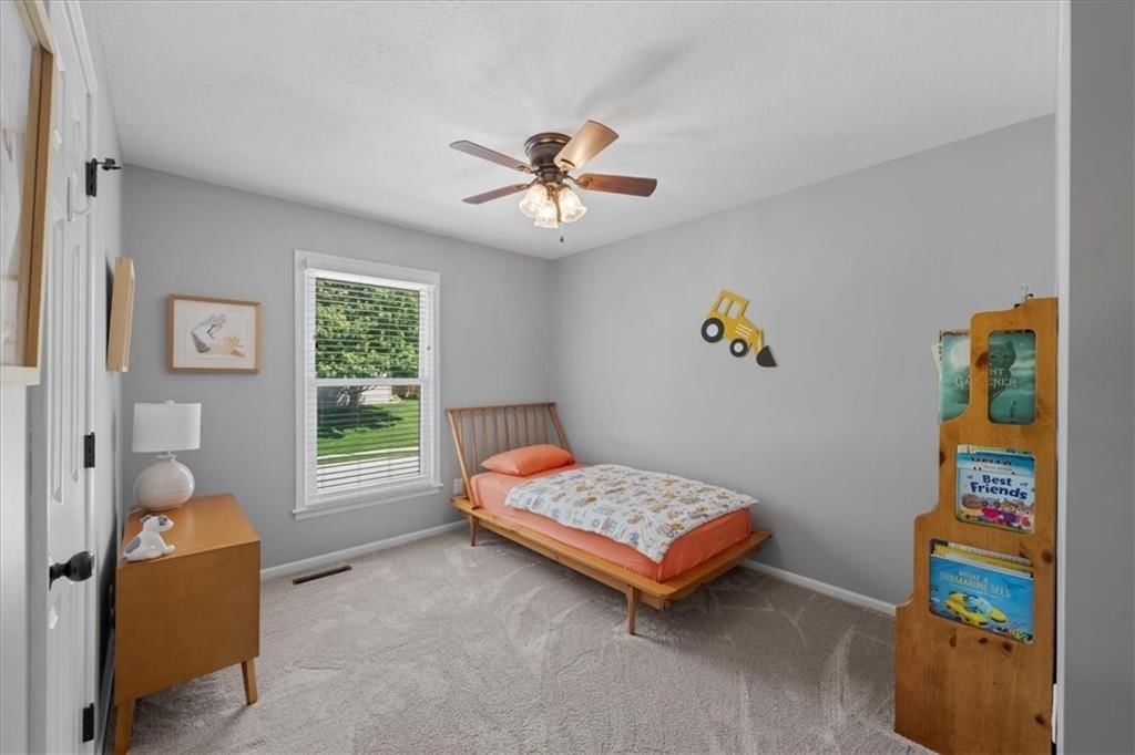 300 SE Brownfield Drive — photo 17