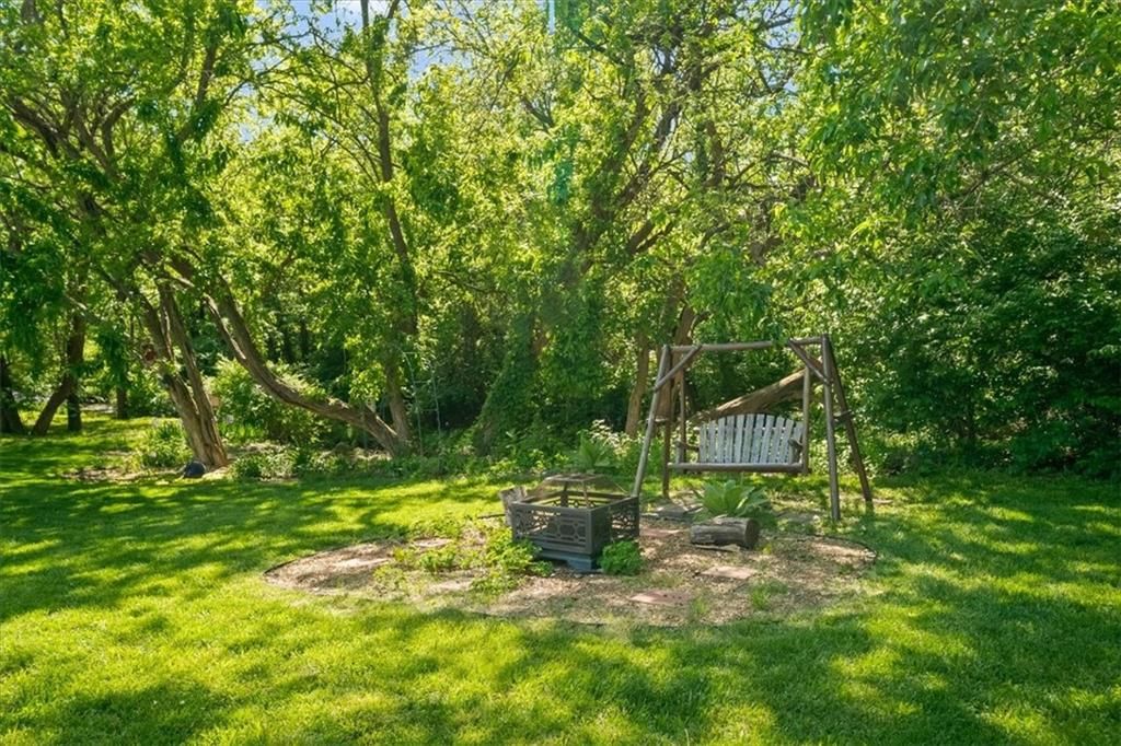 300 SE Brownfield Drive — photo 33