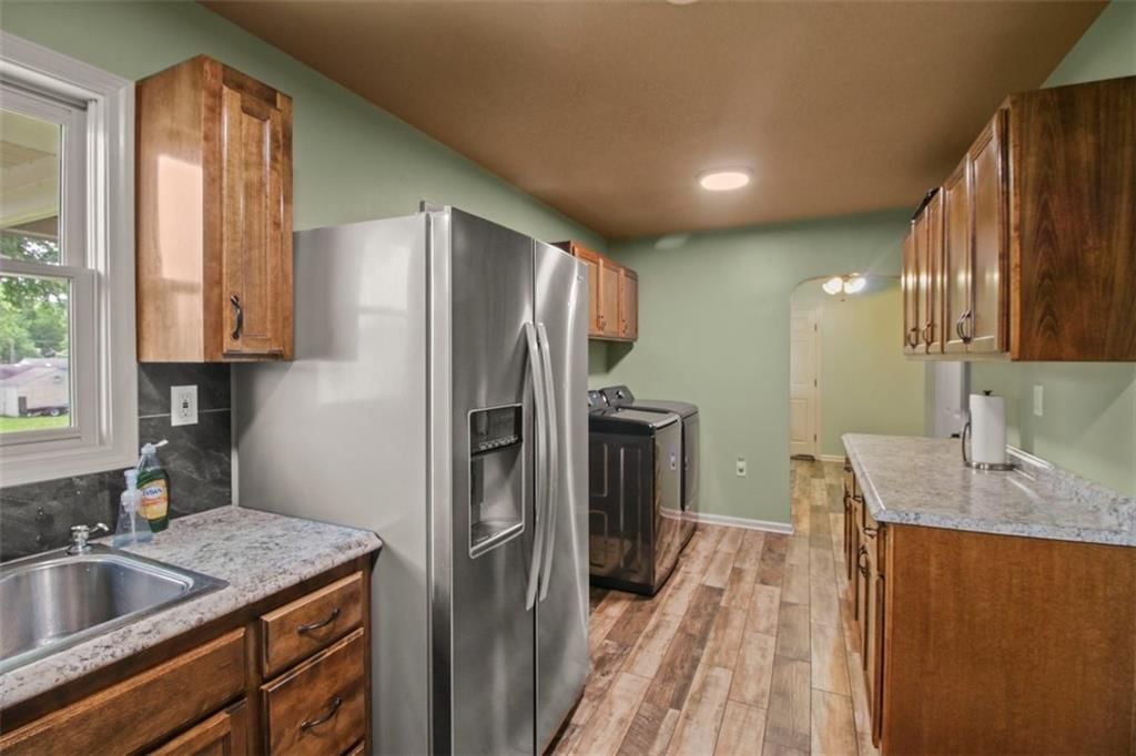 310 E Orchard Street — photo 8