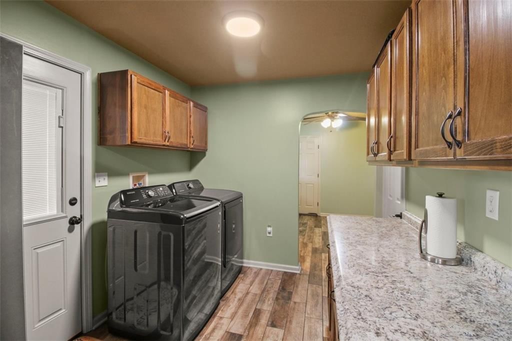 310 E Orchard Street — photo 11