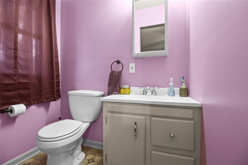 310 E Orchard Street — photo 19