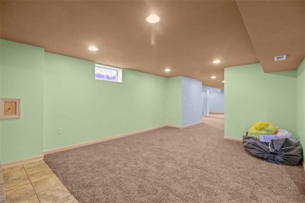 310 E Orchard Street — photo 23