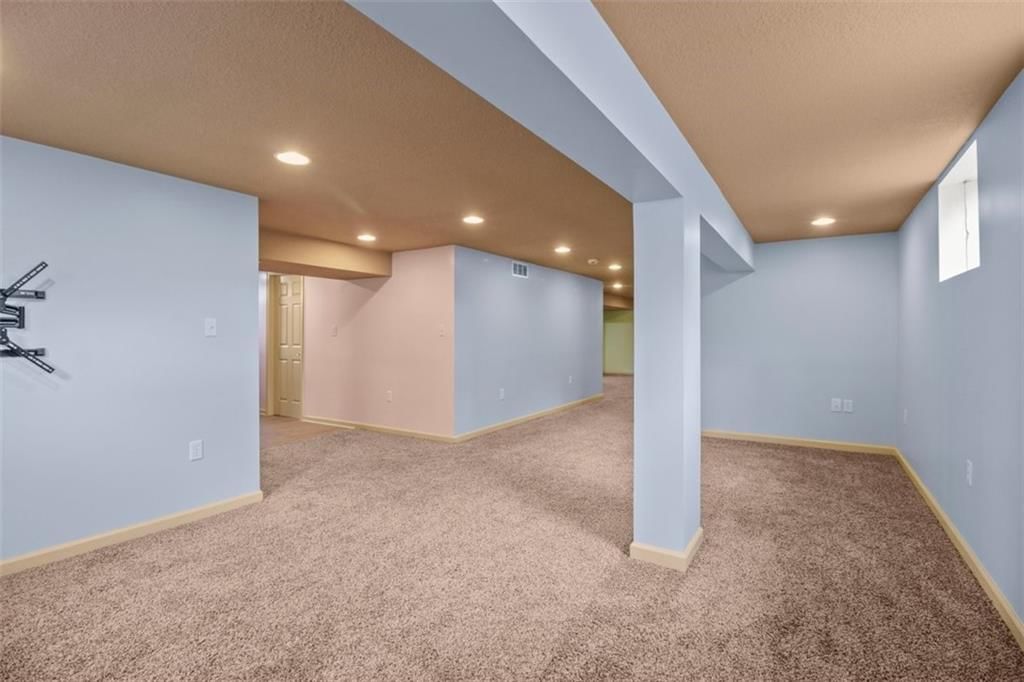 310 E Orchard Street — photo 27