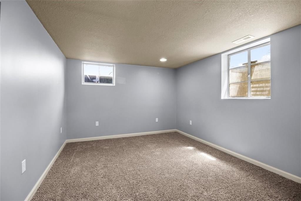 310 E Orchard Street — photo 29