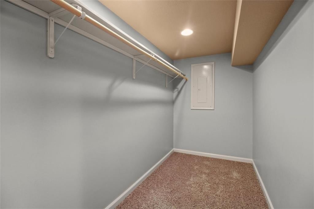 310 E Orchard Street — photo 30
