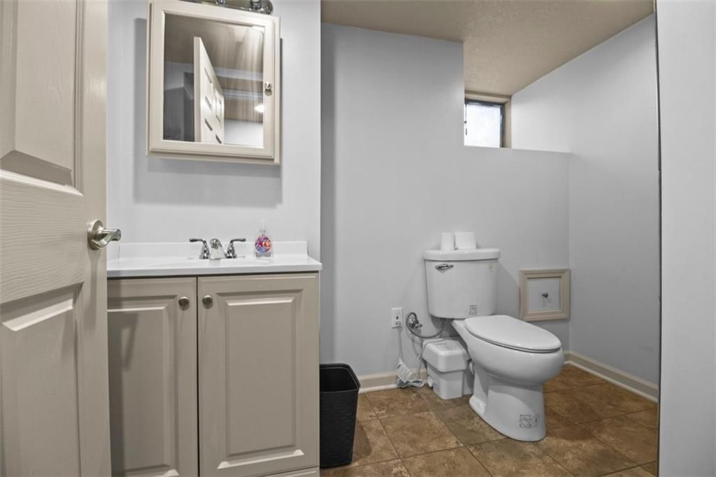 310 E Orchard Street — photo 31