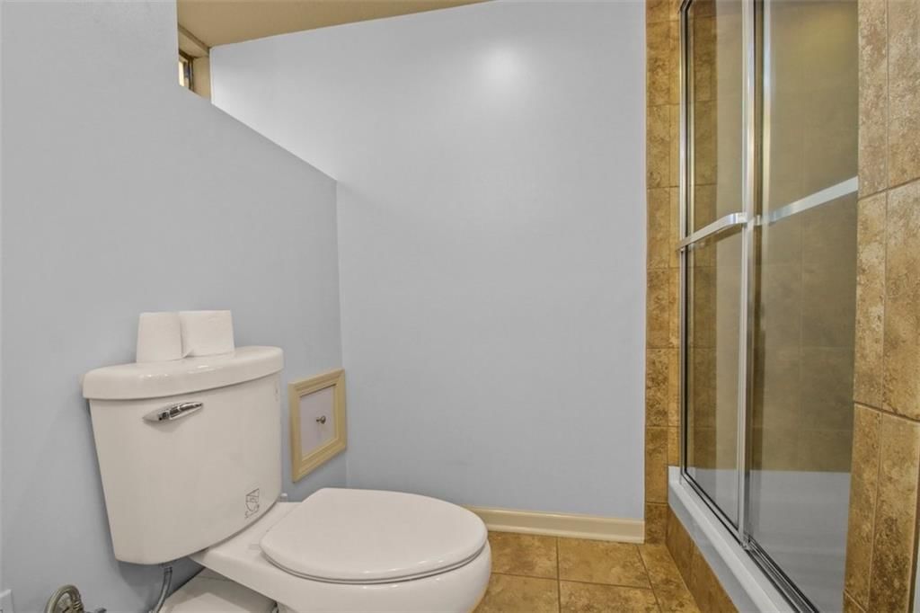 310 E Orchard Street — photo 32