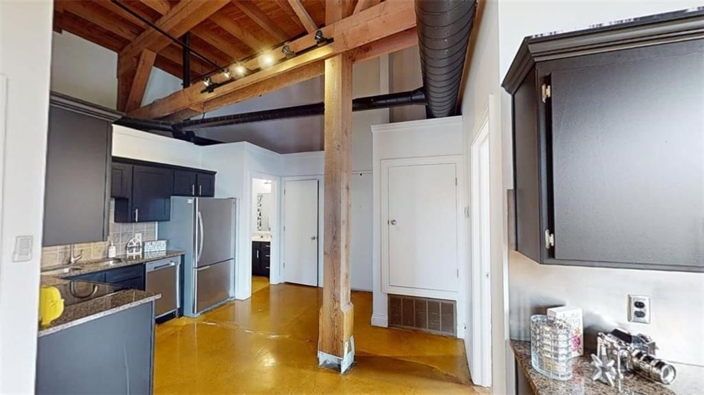 510 Delaware Street — photo 17
