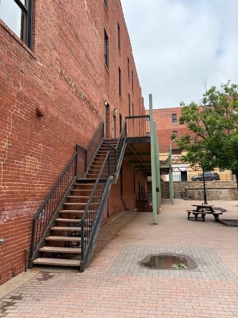 510 Delaware Street — photo 38