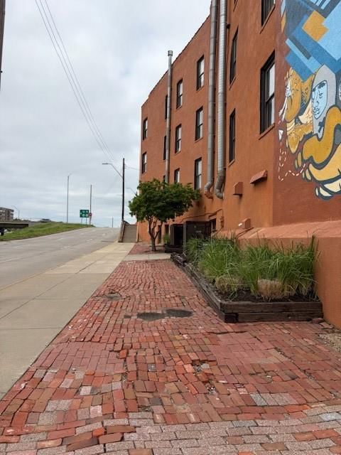 510 Delaware Street — photo 41