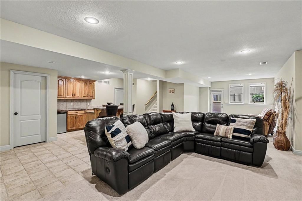 16416 Birch Street — photo 40