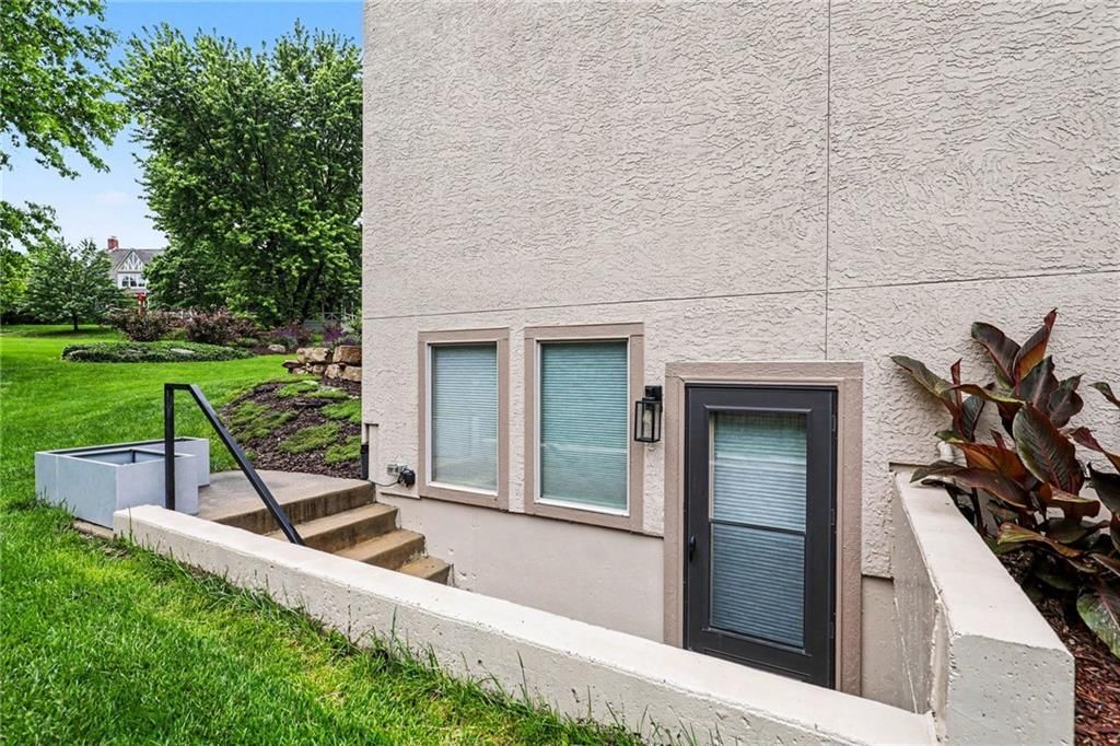 16416 Birch Street — photo 46