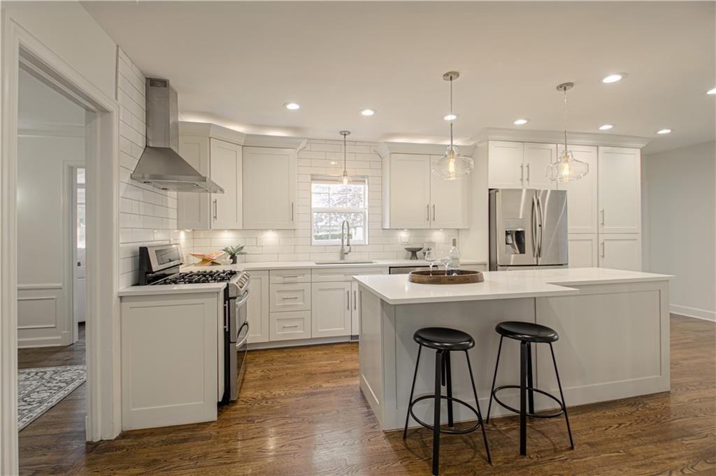 6110 WARD Parkway — photo 8