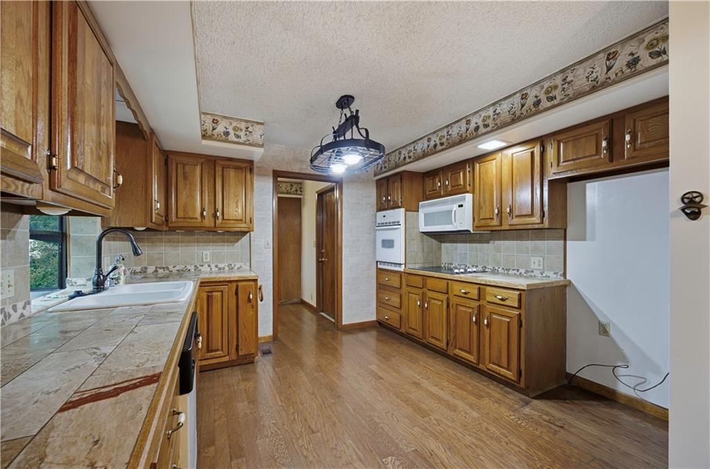 1136 Monroe Street — photo 10