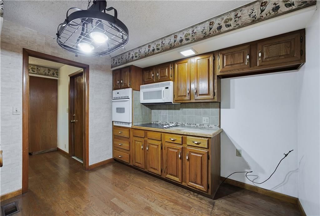 1136 Monroe Street — photo 11
