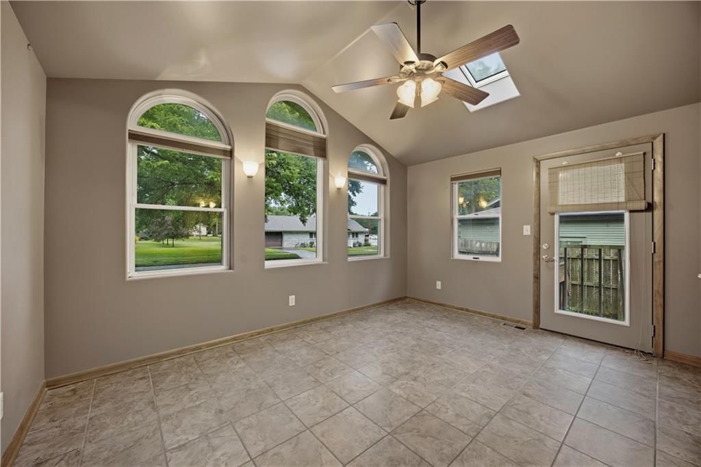 1136 Monroe Street — photo 16