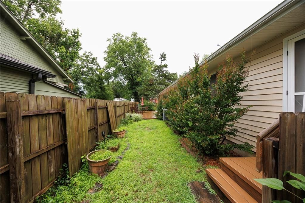 1136 Monroe Street — photo 27