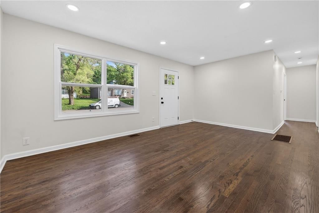1720 S Ellison Way — photo 2
