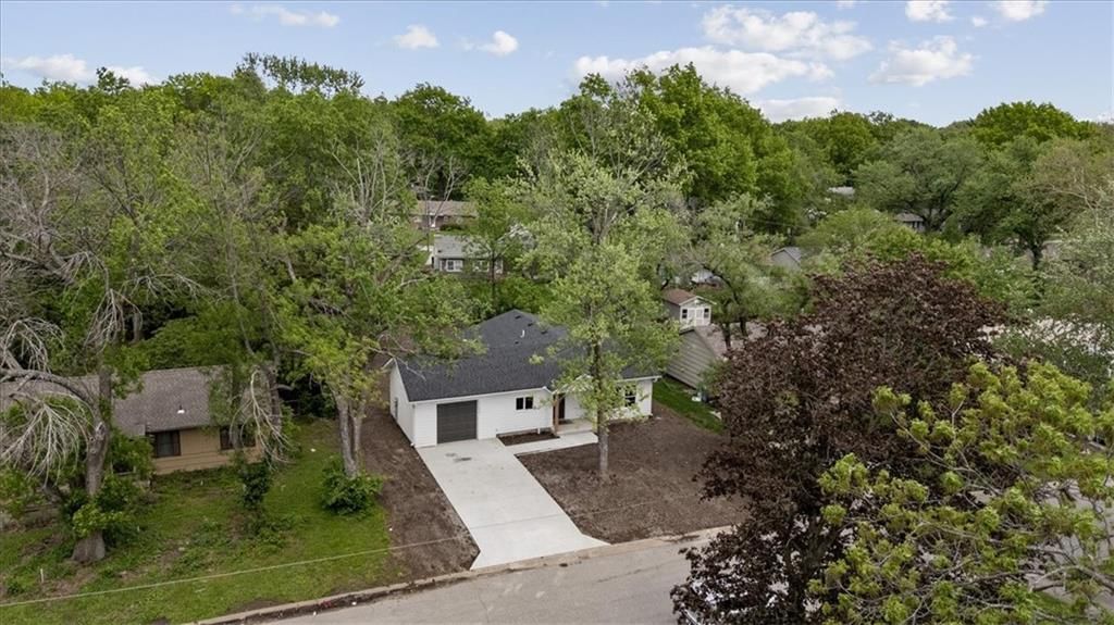 11407 Spruce Avenue — photo 32