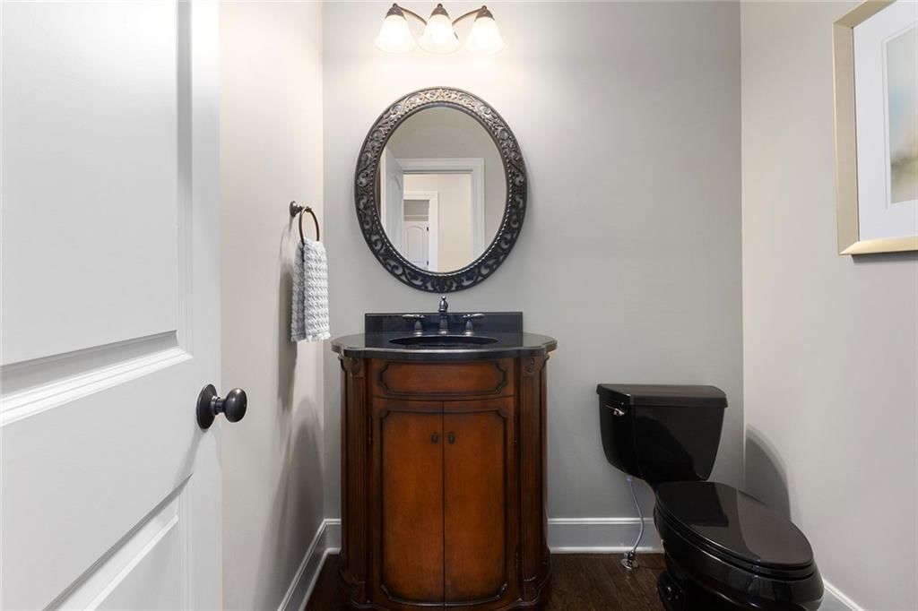 8915 N Lewis Avenue — photo 28