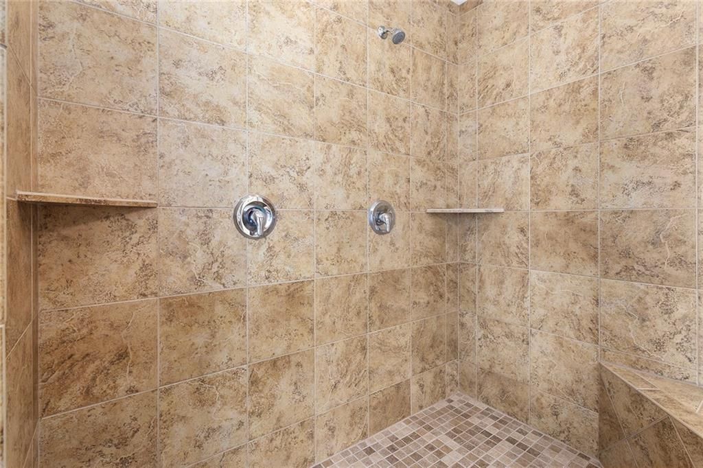 8915 N Lewis Avenue — photo 33