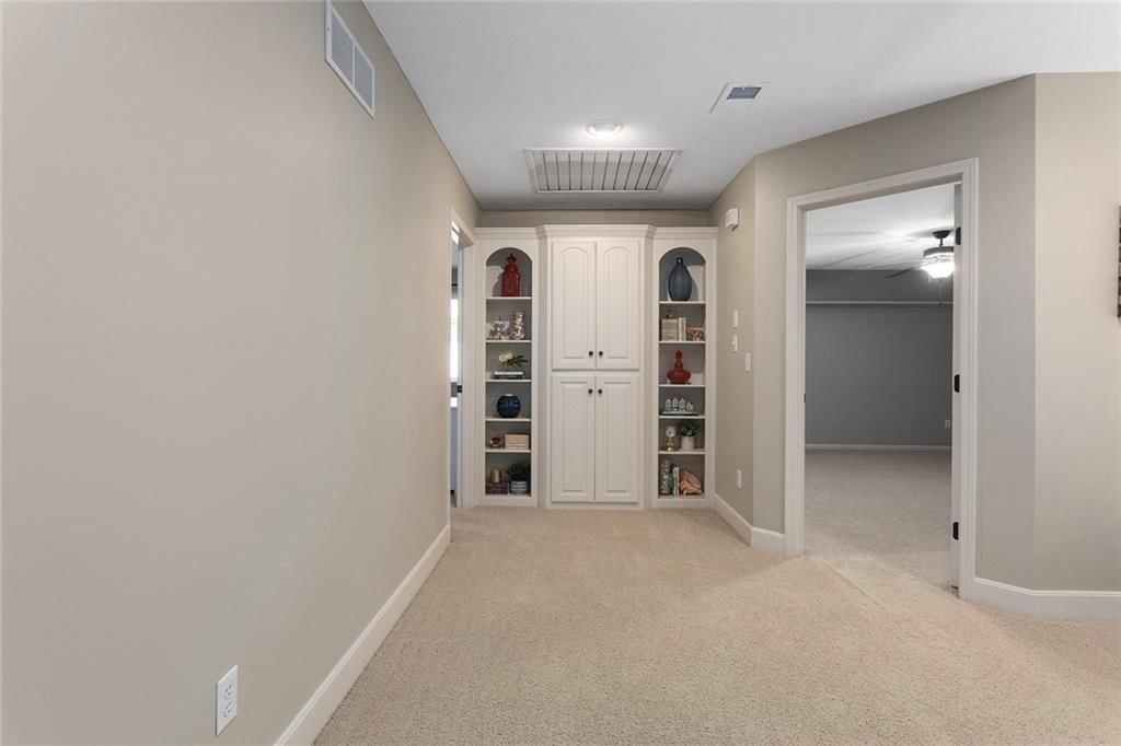 8915 N Lewis Avenue — photo 35