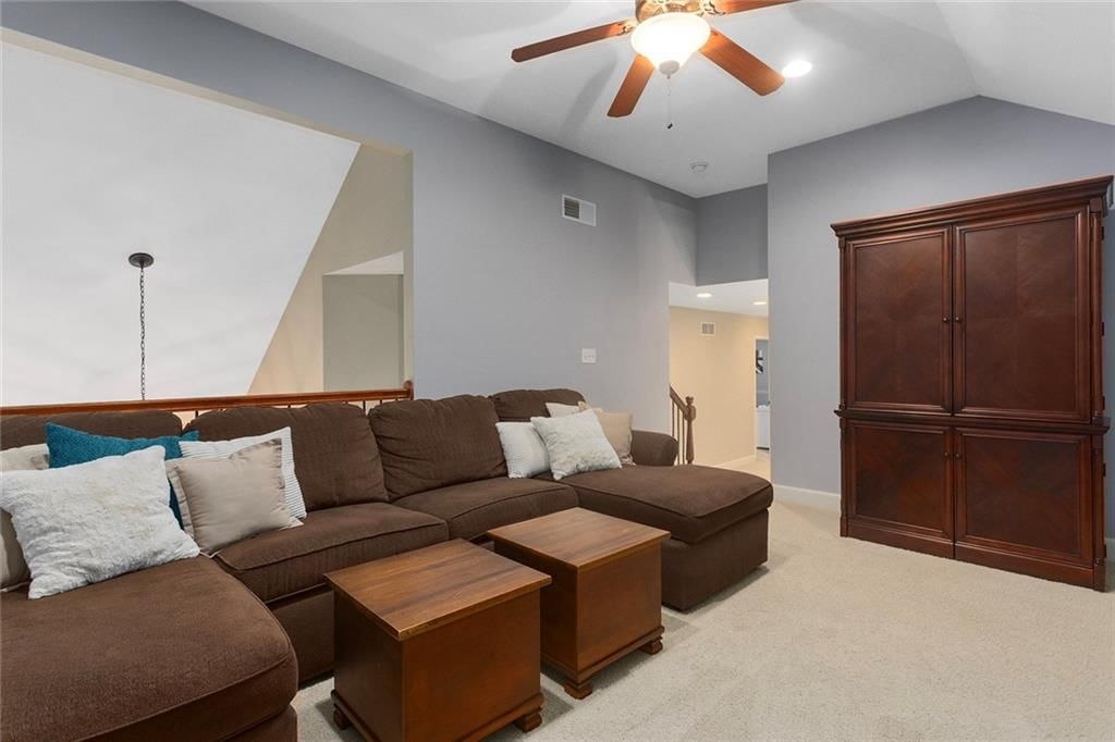 8915 N Lewis Avenue — photo 38