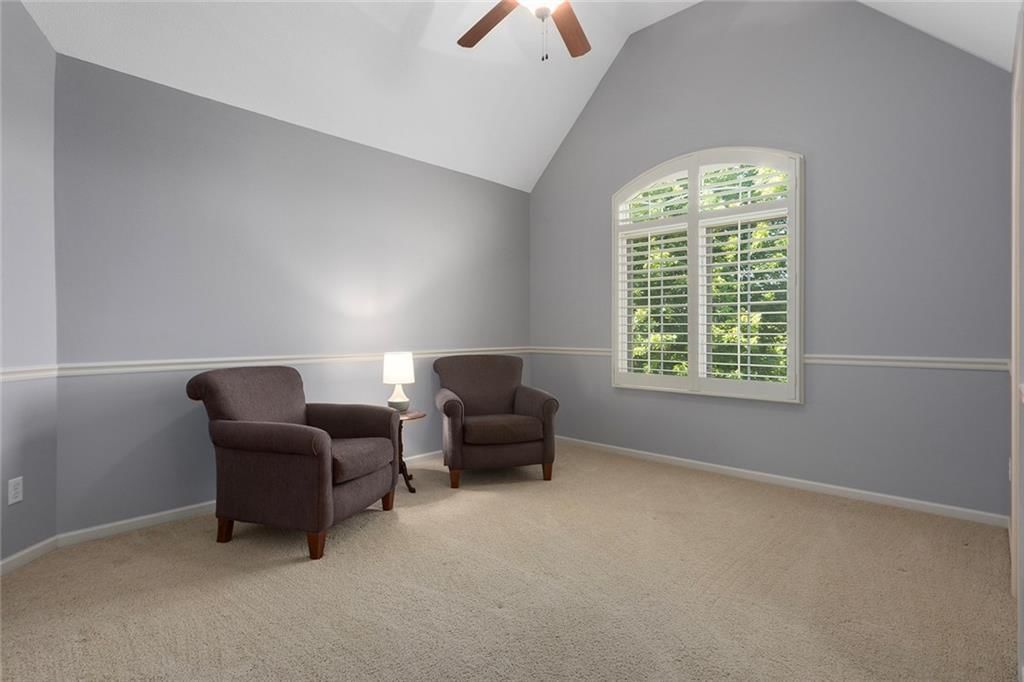 8915 N Lewis Avenue — photo 39