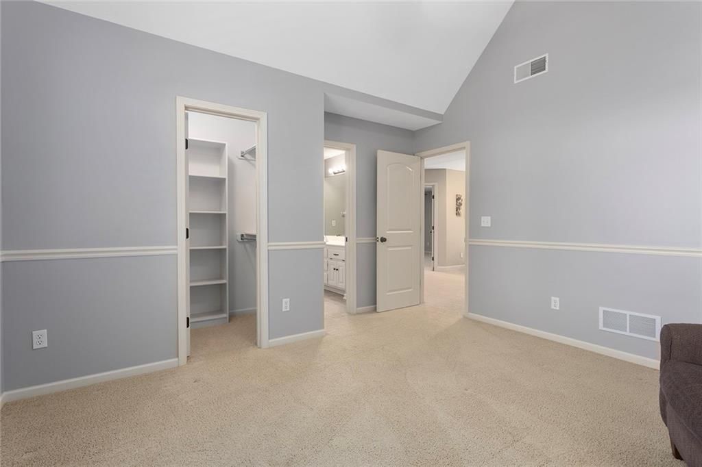 8915 N Lewis Avenue — photo 40