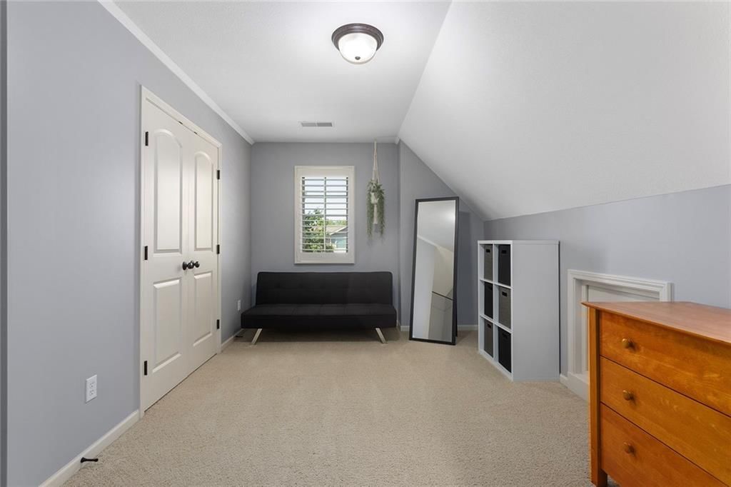 8915 N Lewis Avenue — photo 45