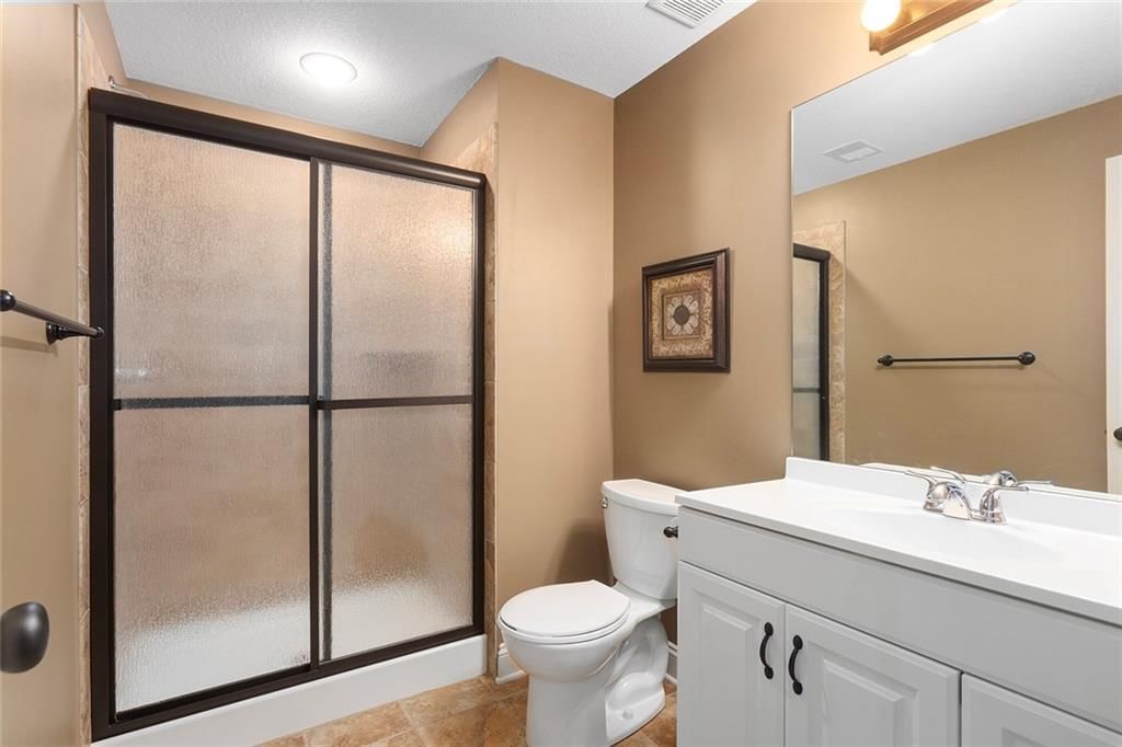 8915 N Lewis Avenue — photo 61
