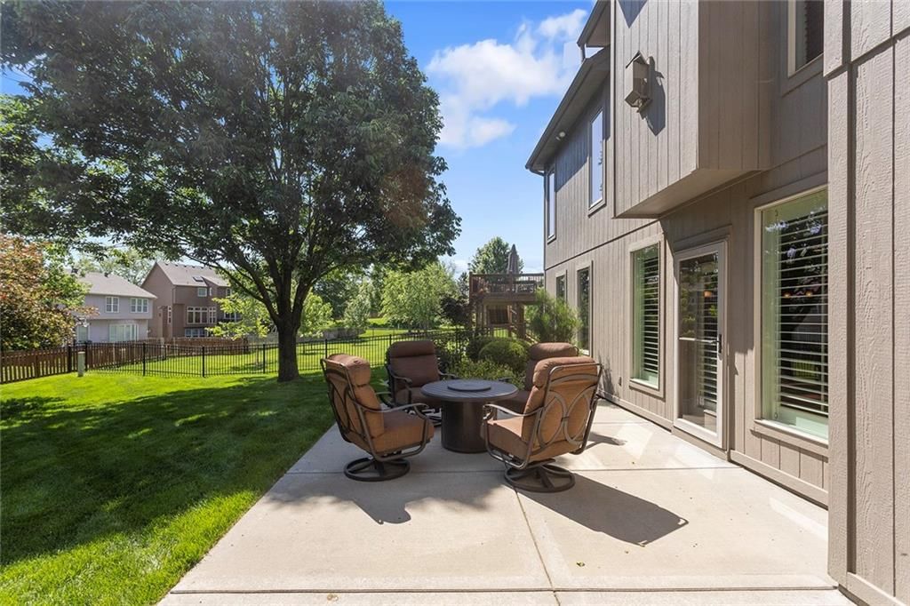 8915 N Lewis Avenue — photo 67