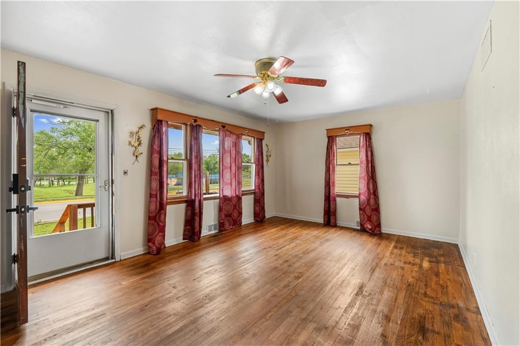 329 W Atlantic Street — photo 5