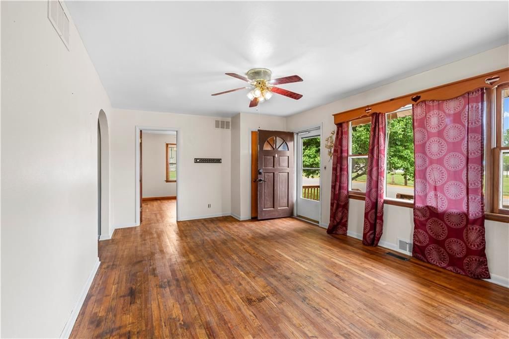 329 W Atlantic Street — photo 6