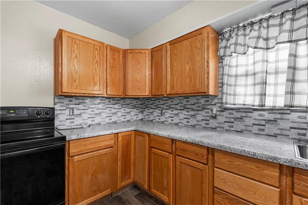 329 W Atlantic Street — photo 10