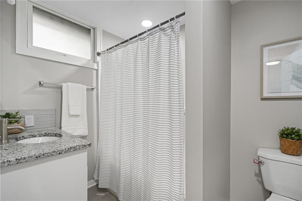 1920 E Jamestown Drive — photo 32