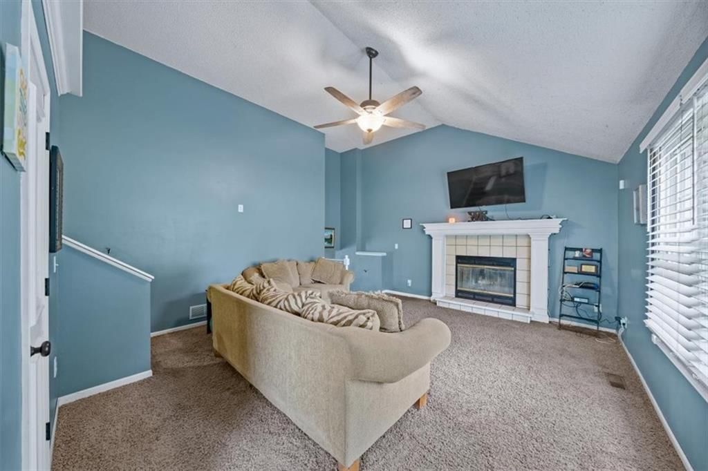 409 Autumn Court — photo 3