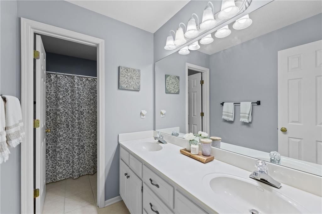10137 THEDEN Circle — photo 18