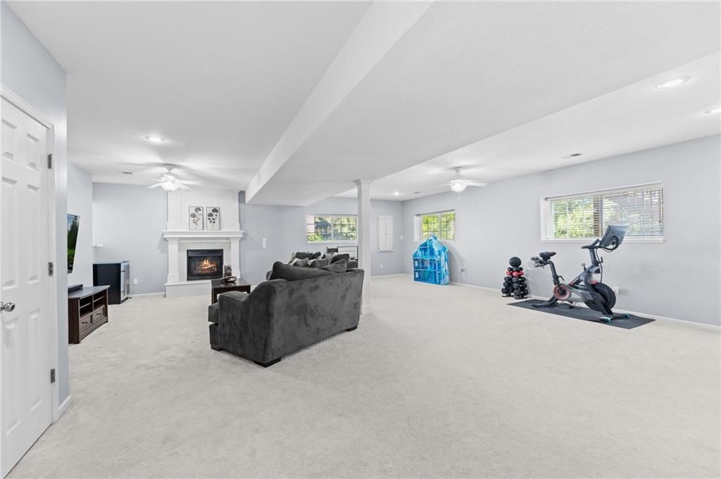 10137 THEDEN Circle — photo 24