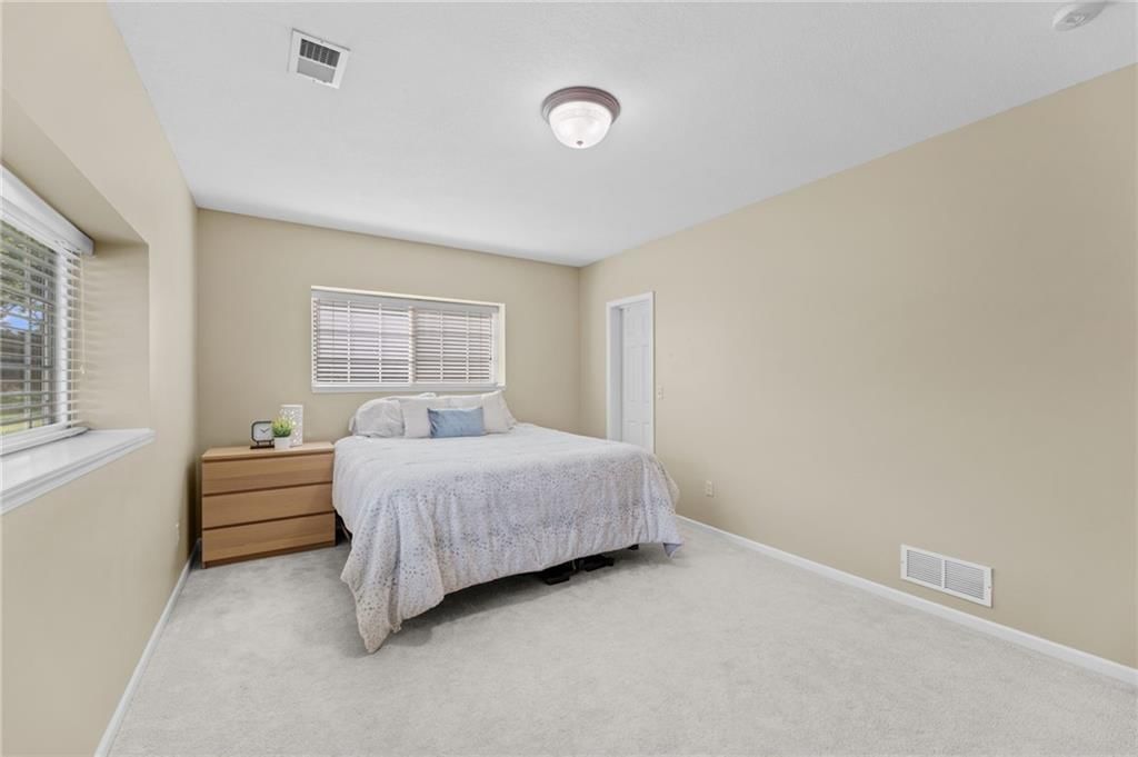 10137 THEDEN Circle — photo 30