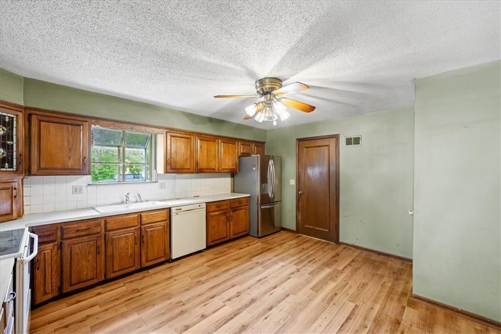 8300 Grant Avenue — photo 8