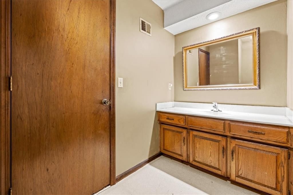 8300 Grant Avenue — photo 16