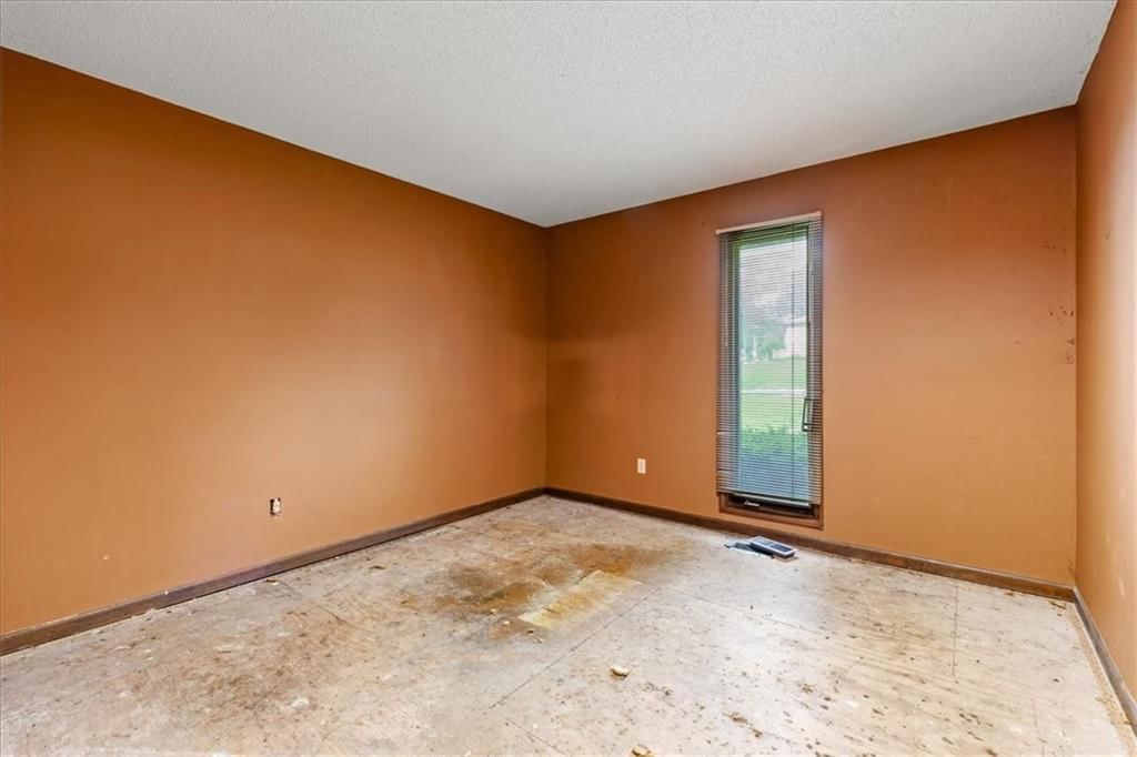 8300 Grant Avenue — photo 18